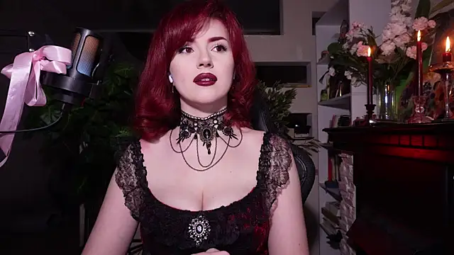 Chriss Fox online show from October 31, 4:00 pm