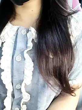 Snapshot of _Linez_ chatting on October 27, 4:02 pm Linez online show from October 27, 4:02 pm