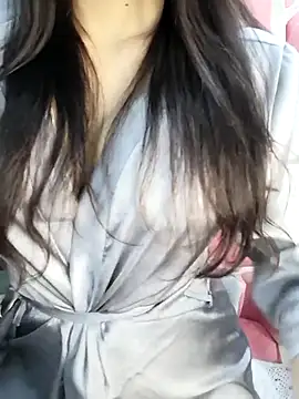 Snapshot of _Linez_ chatting on October 29, 5:26 pm Linez online show from October 29, 5:26 pm