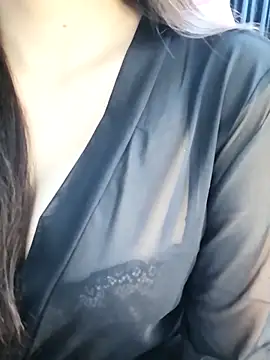 Snapshot of _Linez_ chatting on October 30, 5:36 pm Linez online show from October 30, 5:36 pm