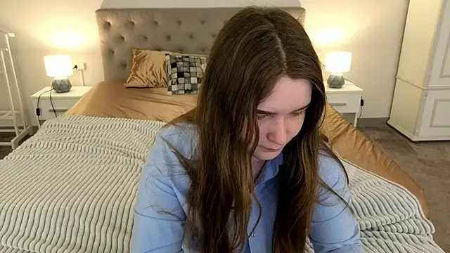 MagicPeachh  online show from April 1, 7:09 am