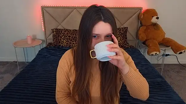 MagicPeachh  online show from April 27, 5:48 am