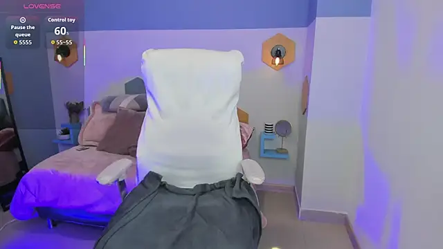 Chloe fischer  online show from October 11, 4:31 pm