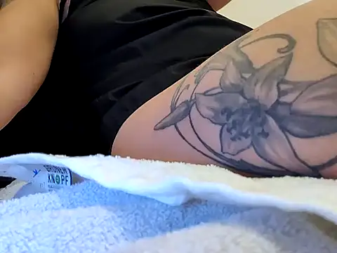 sweethotmilf888 online show from March 13, 3:24 pm