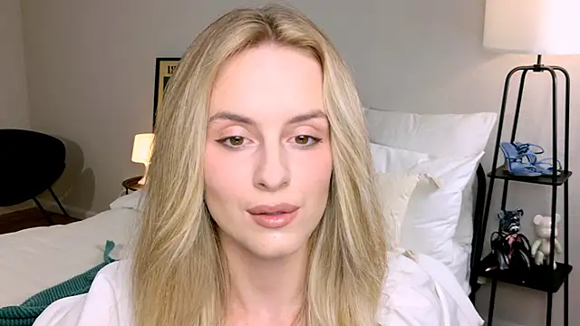 RozzitaBedberry online show from September 21, 1:10 pm