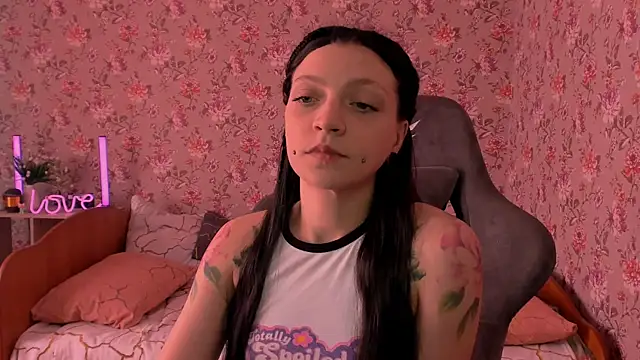 roselolly online show from March 7, 7:59 am