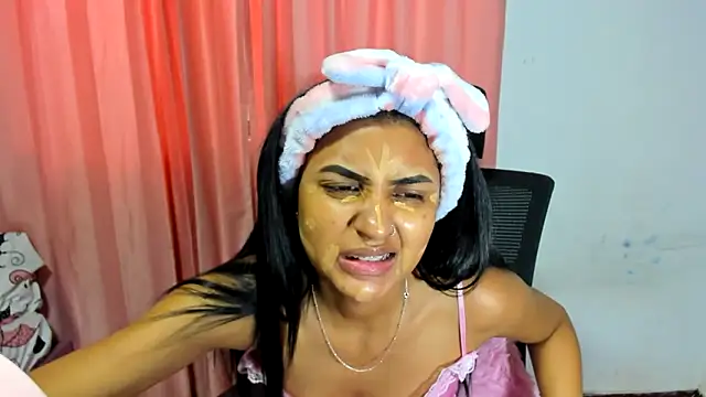 Snapshot of FalakRese chatting on October 3, 6:35 pm FalakRese online show from October 3, 6:35 pm