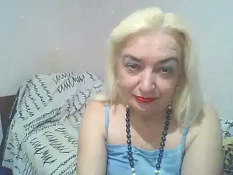 Snapshot of Meri798 chatting on October 10, 8:25 pm Meri798 online show from October 10, 8:25 pm