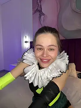 Kelly Cuutie online show from March 18, 1:32 am