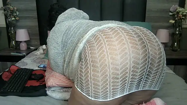 BigButt-MomJ75 online show from November 17, 1:50 am