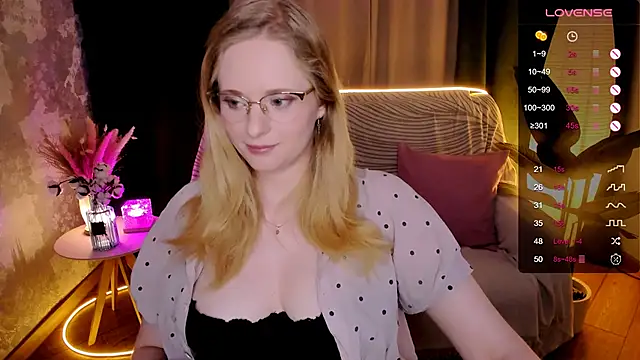 Aemilia  online show from November 4, 8:41 am