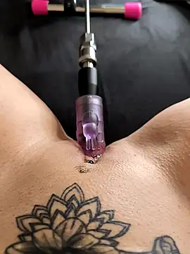 Linalicious online show from December 1, 1:36 pm