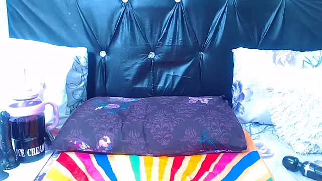 spicydiver38 online show from November 1, 12:04 am