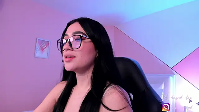 angeel fox online show from February 5, 4:04 am