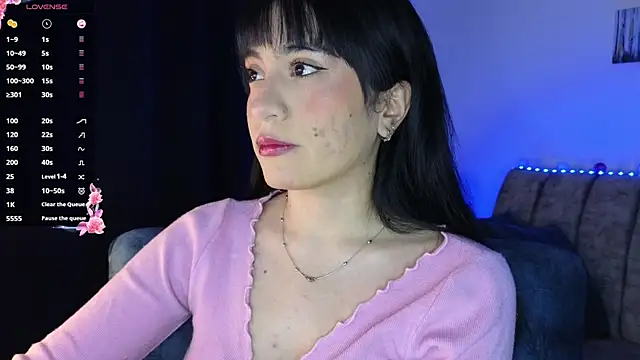 Snapshot of ZaraDames_ chatting on September 18, 3:05 am ZaraDames online show from September 18, 3:05 am