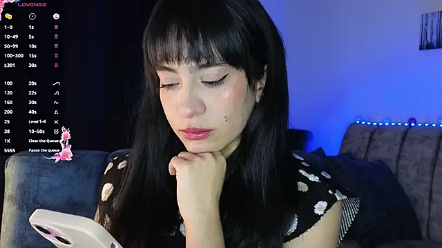 Snapshot of ZaraDames_ chatting on September 17, 3:04 am ZaraDames online show from September 17, 3:04 am