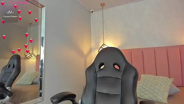 SUNNYCYRUS online show from March 12, 12:41 pm