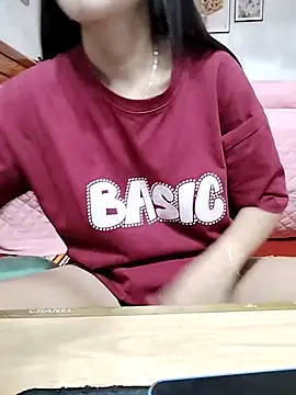 Snapshot of cream1299 chatting on September 18, 12:04 pm cream1299 online show from September 18, 12:04 pm