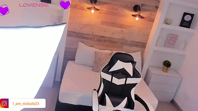 nicky peyton online show from October 10, 3:33 am