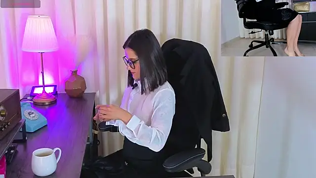 Alice milf  online show from April 18, 12:07 pm