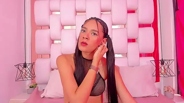 EmmyCruzZ online show from November 25, 7:26 pm