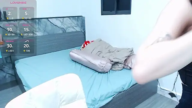 Lin SiYee online show from December 3, 1:13 pm