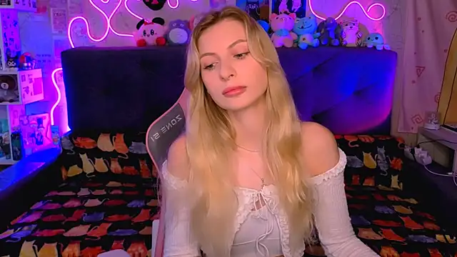 Maria Hunt online show from November 19, 5:29 am