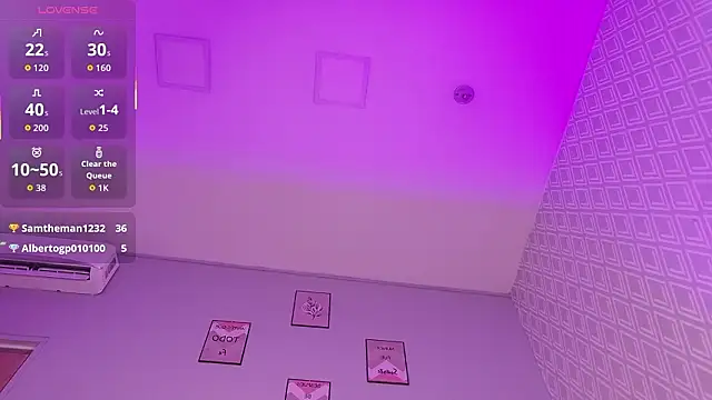 littleebluee online show from February 3, 6:51 am