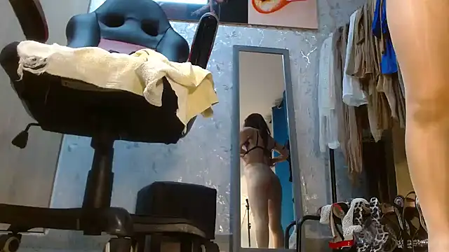 Samantabrown  online show from February 20, 11:23 am