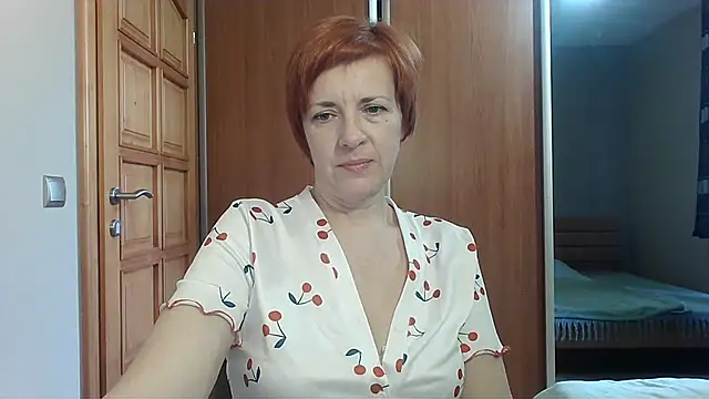 LoraLoraMay online show from April 19, 1:44 pm