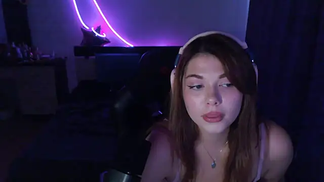 helengilmor online show from October 13, 12:41 pm