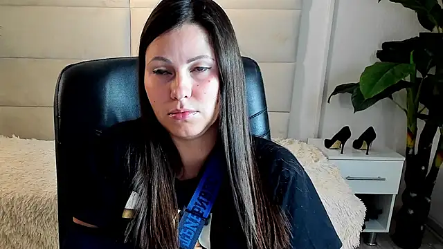 Snapshot of Dana__dom chatting on October 20, 2:14 am Dana dom online show from October 20, 2:14 am