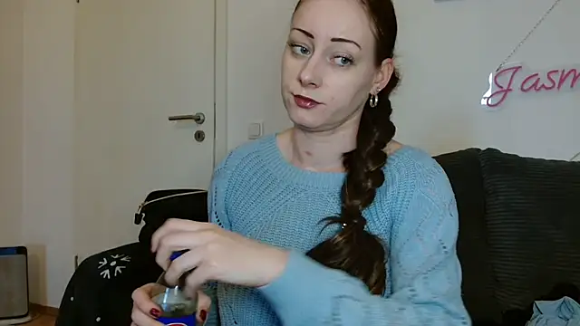 Jasmin-White online show from March 6, 2:01 pm