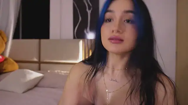 AnnyHizzle online show from May 8, 2:04 am