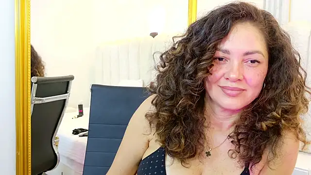 Juliabadlee online show from September 27, 9:22 pm