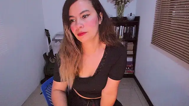 gigi stephans online show from March 29, 1:59 am