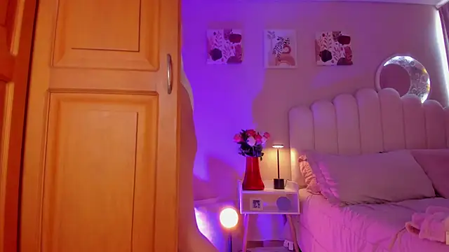 martinaaricci online show from February 24, 2:27 pm