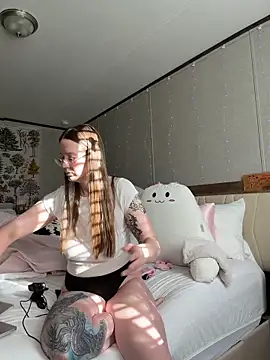 Sweetdee222x online show from April 20, 11:08 pm