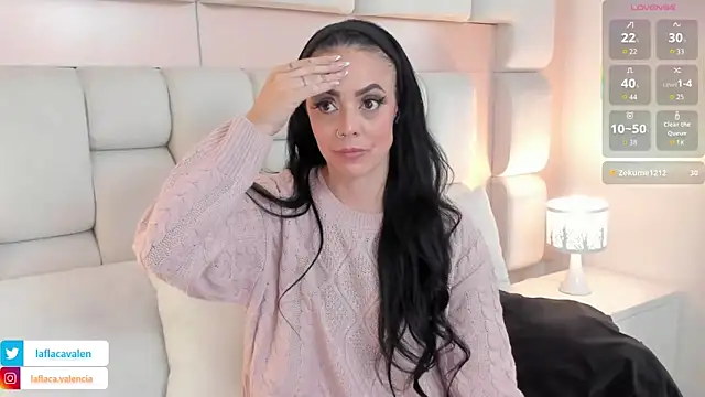 AndreaValencia online show from January 6, 8:01 pm