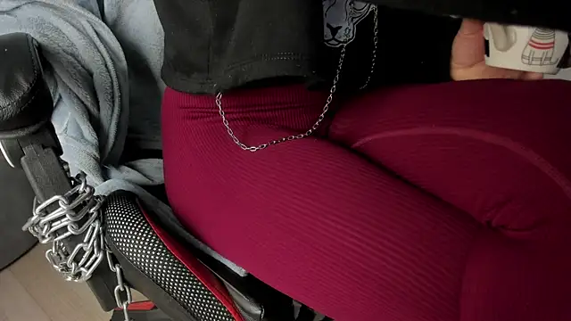 Snapshot of selene_red_ chatting on October 16, 1:36 pm selene red online show from October 16, 1:36 pm