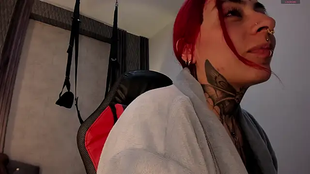 Snapshot of selene_red_ chatting on September 26, 5:10 pm selene red online show from September 26, 5:10 pm