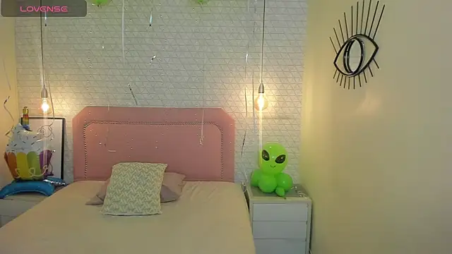 Kittytimberlake online show from March 20, 1:38 pm