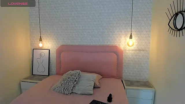 Kittytimberlake online show from February 7, 1:48 pm