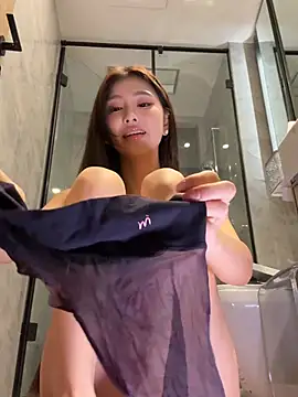 Momoever123456 online show from July 13, 2:29 pm