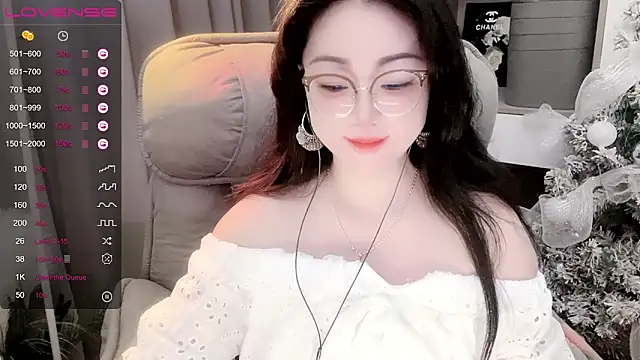 Snapshot of Monica-888 chatting on September 10, 5:35 pm Monica-888 online show from September 10, 5:35 pm