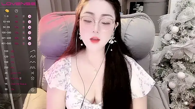 Snapshot of Monica-888 chatting on October 5, 7:08 pm Monica-888 online show from October 5, 7:08 pm