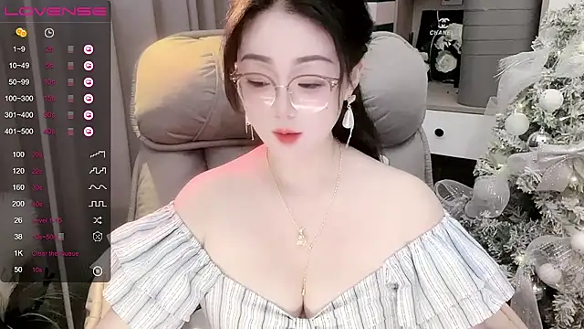 Snapshot of Monica-888 chatting on September 19, 7:24 pm Monica-888 online show from September 19, 7:24 pm