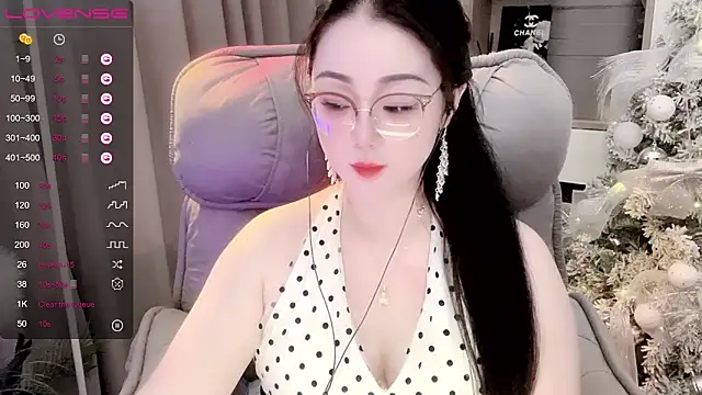 Snapshot of Monica-888 chatting on October 3, 6:24 pm Monica-888 online show from October 3, 6:24 pm