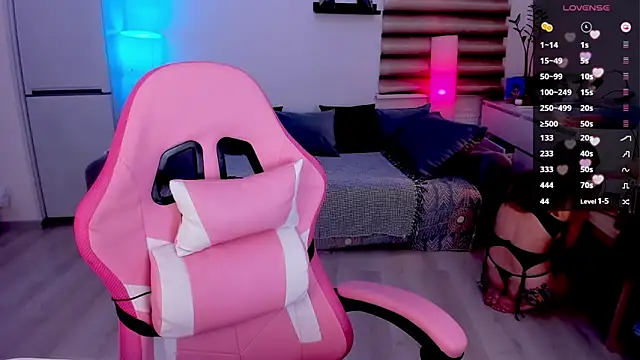 tenderdreams online show from December 20, 9:41 pm