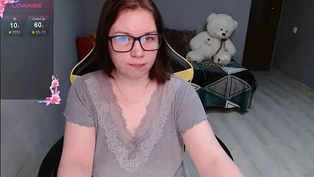 Emily Amorre online show from November 9, 4:03 pm